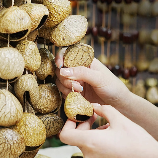 Hand-operated wind chimes