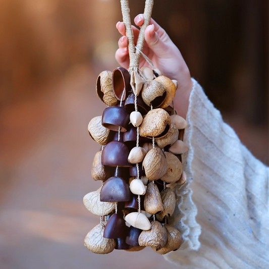 Hand-operated wind chimes