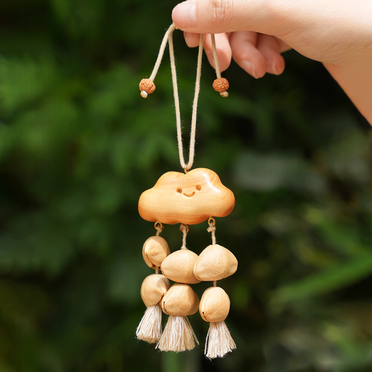 Cloud-shaped hanging bell