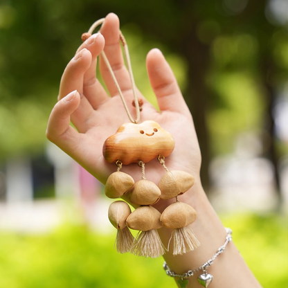 Cloud-shaped hanging bell